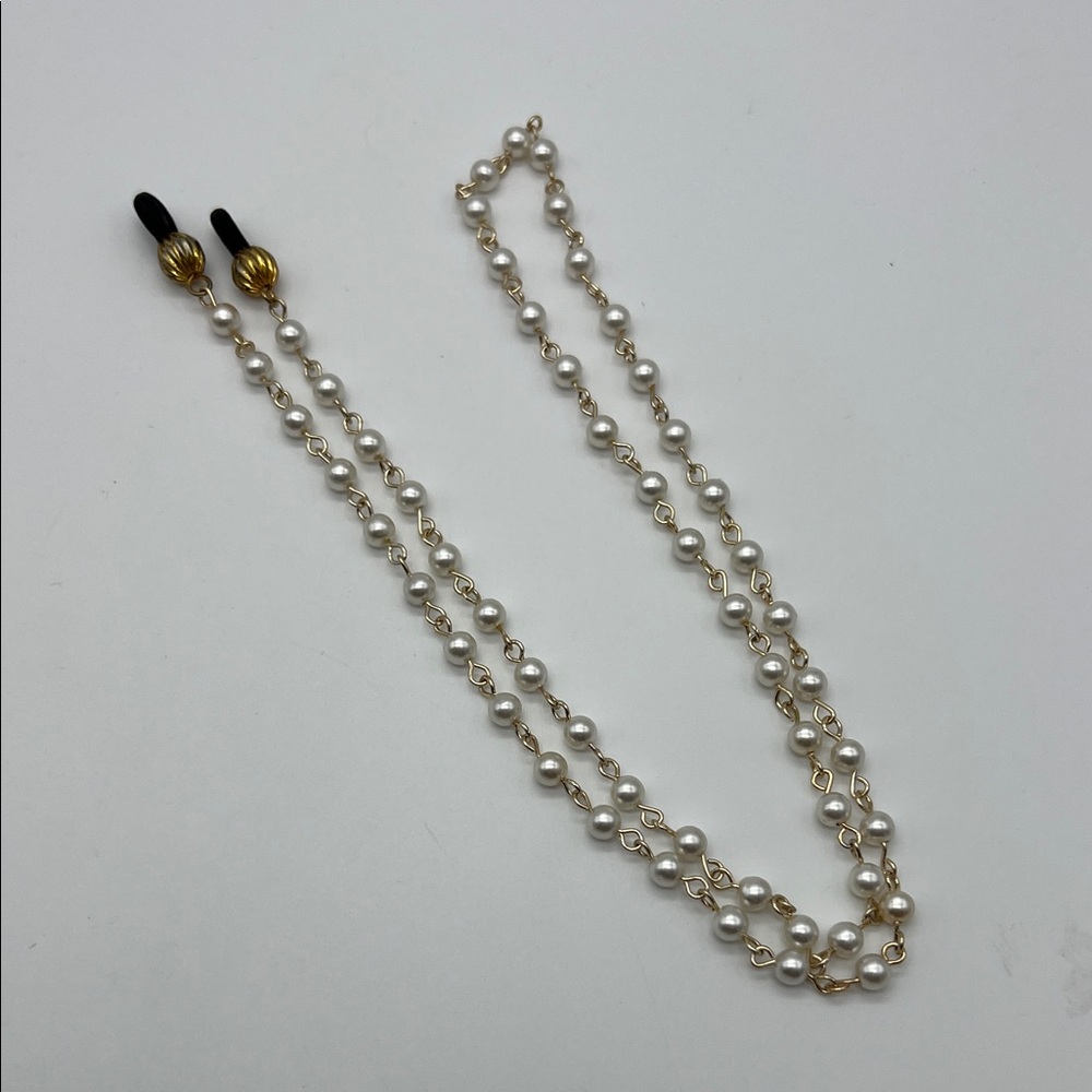 VINTAGE Eyeglass Chain • Faux Pearl • Goldtone • Glasses Holder